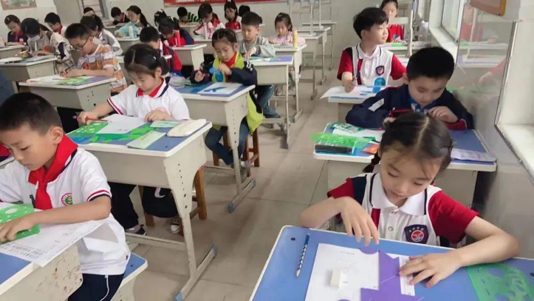 七巧板比赛试题，小巷深处的挑战与智慧比拼