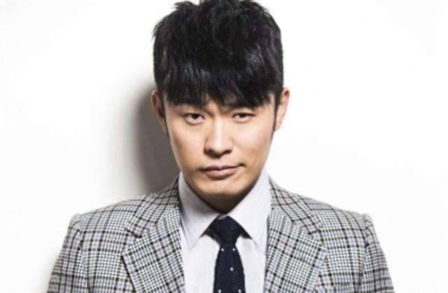 郑恺，影视巨星的风采与成长之路揭秘